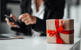 Fidéliser votre clientèle avec des cadeaux culturels : 3 bonnes raisons